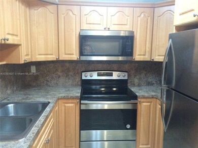 2219 W 53rd Place unit 2219, Hialeah, FL 33016 - photo 4