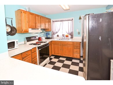 4414 Edgemont St, Philadelphia, PA 19137 - photo 3