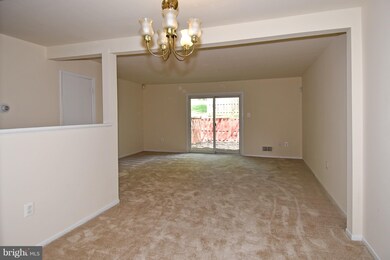 16704 Chowning Ct, Woodbridge, VA 22191 - photo 6