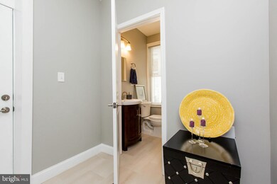 2466 Lakeview Ave, Baltimore, MD 21217 - photo 4