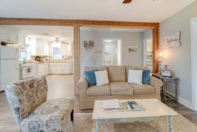 610 N Milam St, Fredericksburg, TX 78624 - photo 2