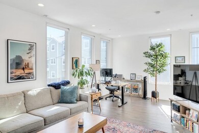 14 I St unit 5, Boston, MA 02127 - photo 2