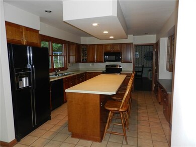 A large wonderful kitchen, for entertaining and re