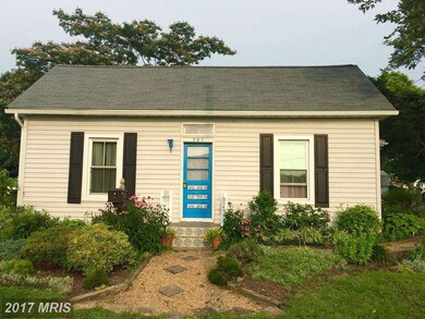 387 Crawford St, Strasburg, VA 22657 - photo 2