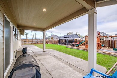 2013 NE Evergreen Ave, Albany, OR 97321 - photo 6