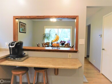 231 W 10th St S, Newton, IA 50208 - photo 4