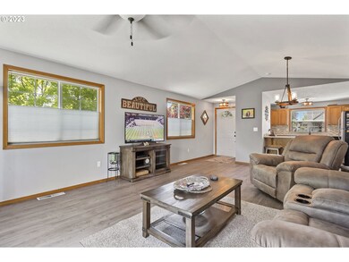 213 E North St, Newberg, OR 97132 - photo 6