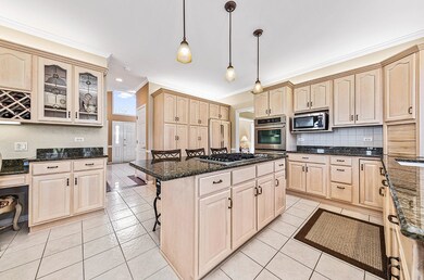 4312 Camelot Cir, Naperville, IL 60564 - photo 5
