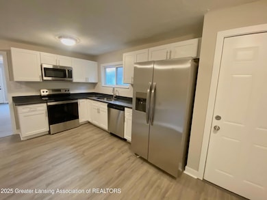 626 Tisdale Ave, Lansing, MI 48910 - photo 4