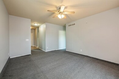 2631 River Meadows Dr, Des Moines, IA 50320 - photo 3