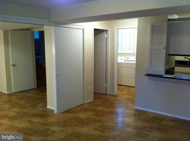 8512 Doyle Dr, Alexandria, VA 22308 - photo 6