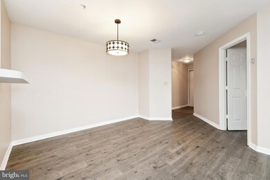 11009 Kinship Ct unit 303, Manassas, VA 20109 - photo 6
