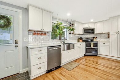 42 Lillian St, Woburn, MA 01801 - photo 7