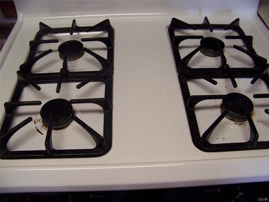 2407 Forest St, Easton, PA 18042 - photo 4