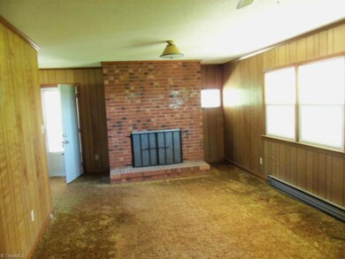 6412 Canter Rd, High Point, NC 27263 - photo 4