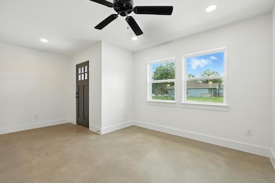 3206 Sayle St unit 101, Greenville, TX 75401 - photo 6