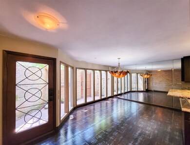 2551 Windsor St, Houston, TX 77006 - photo 3