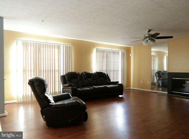 10108 Summershade Ln, Springdale, MD 20774 - photo 4