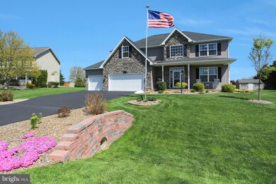 942 Shannon Dr N, Greencastle, PA 17225 - photo 2