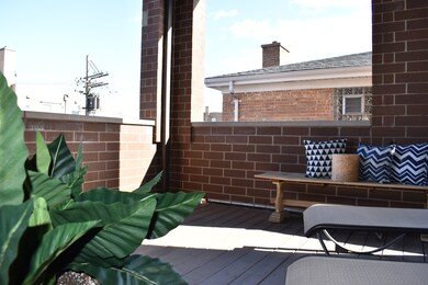 2921 W Glenlake Ave unit 3E, Chicago, IL 60659 - photo 2