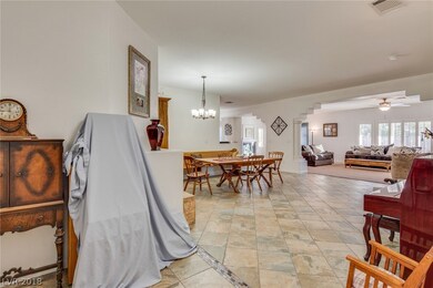 HUGE OPEN ENTRY WAY WITH UPGRADED TILE!