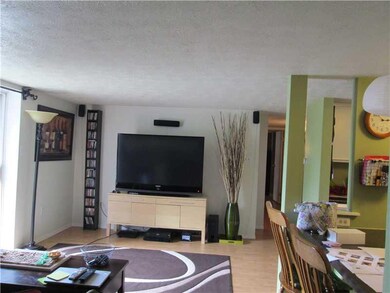 Living Room. Light and bright living space --