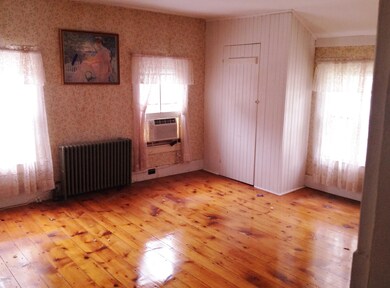 207 W Catharine St, Milford, PA 18337 - photo 7