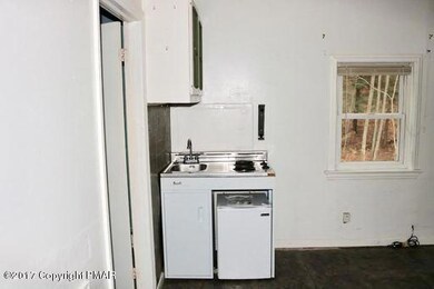 3910 Pennsylvania 447 unit 3, Cresco, PA 18326 - photo 4