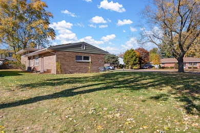 1104 New Haven Ave, Aurora, IL 60506 - photo 3