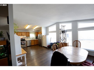 300 S Everest St unit 40, Newberg, OR 97132 - photo 4