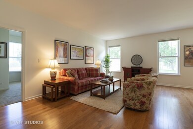 325 W Eagle Ct, Waukegan, IL 60087 - photo 3