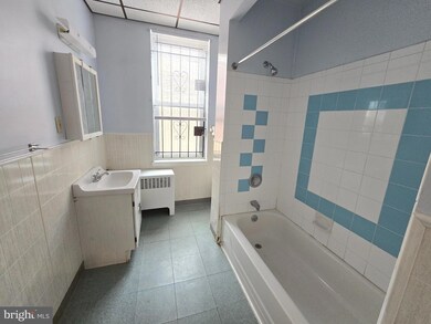 5315 Master St unit 2 (SECOND FLOOR), Philadelphia, PA 19131 - photo 3