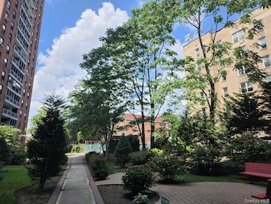 61-35 98th St unit St-G, Rego Park, NY 11374 - photo 3