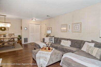 _RMJ7912 family room