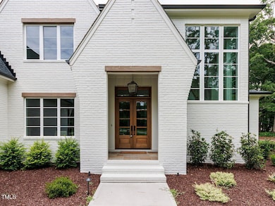 003-1280x960-front-entry