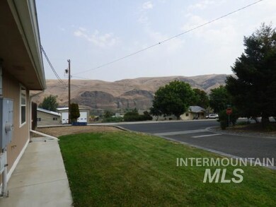 1206 3rd St, Asotin, WA 99402 - photo 2