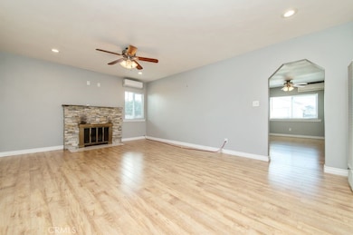 922 N 4th Ave, Upland, CA 91786 - photo 4