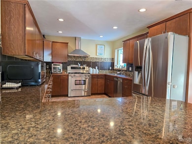 337 N Peterboro St, Canastota, NY 13032 - photo 7