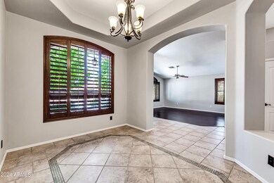 2441 E Elgin St-8