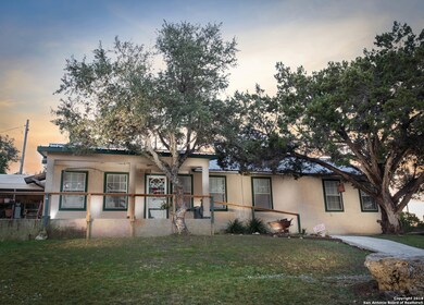 370 Private Road 234, Hondo, TX 78861 - photo 5