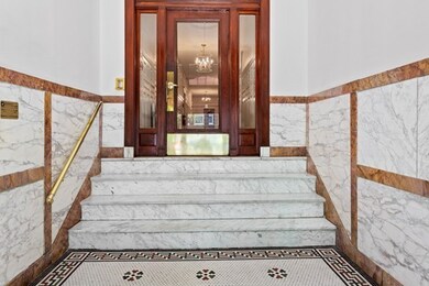 31 Queensberry St unit 22, Boston, MA 02215 - photo 2