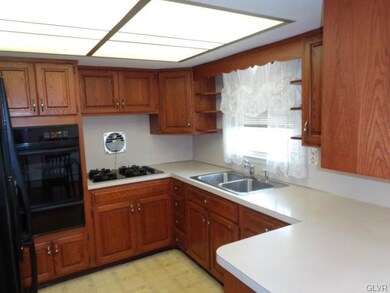 950 6th St unit 952, Whitehall, PA 18052 - photo 7