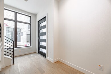 1723 Dunlavy St, Houston, TX 77006 - photo 4