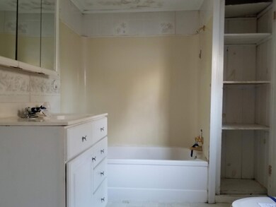 231-113795 Bathroom