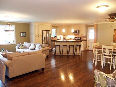 8017 Hickory Dr, Charlotte, NC 28215 - photo 4