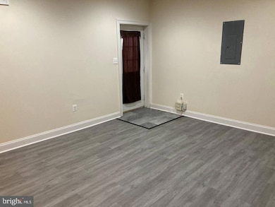 2493 Port Potomac Ave unit BASEMENT, Woodbridge, VA 22191 - photo 6