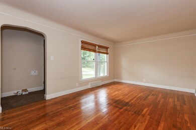 19111 Maple Heights Blvd, Maple Heights, OH 44137 - photo 5