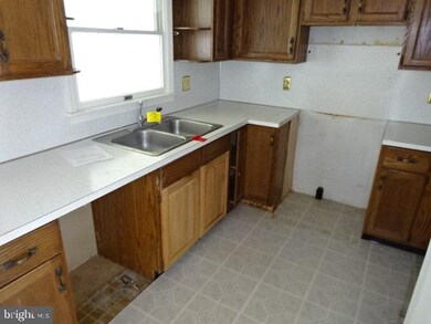 1415 E Caracas Ave, Hershey, PA 17033 - photo 3