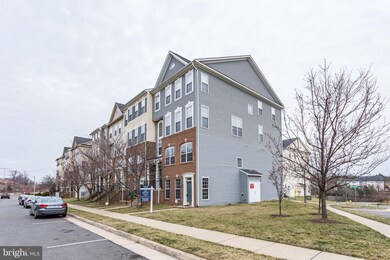 15534 John Diskin Cir, Woodbridge, VA 22191 - photo 2