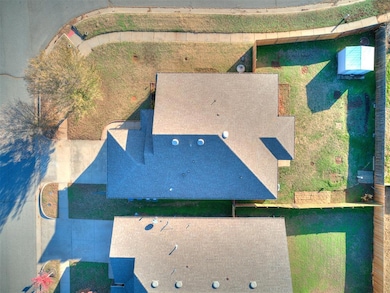 2709 Fawn Lily Rd, Oklahoma City, OK 73128 - photo 5